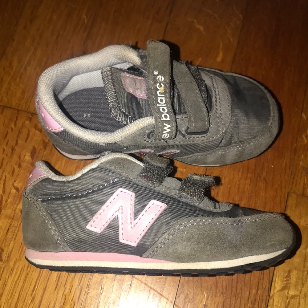 New Balance tennis shoes. 6.5 wide